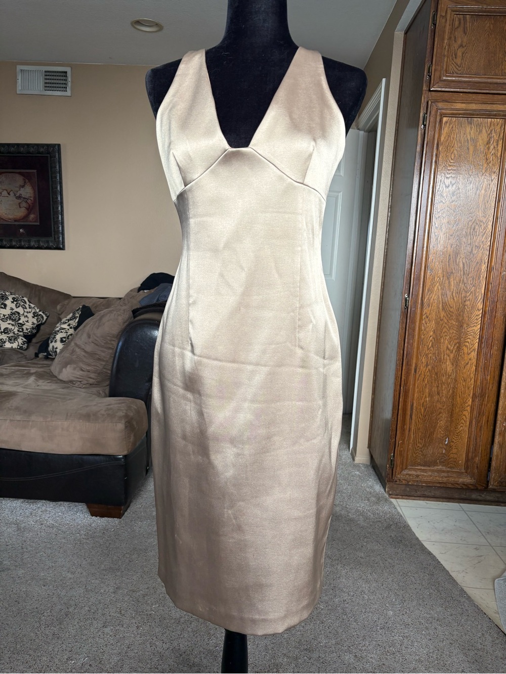 Laundry Sleek Sleeveless V-Neck Cocktail Dress in Champagne